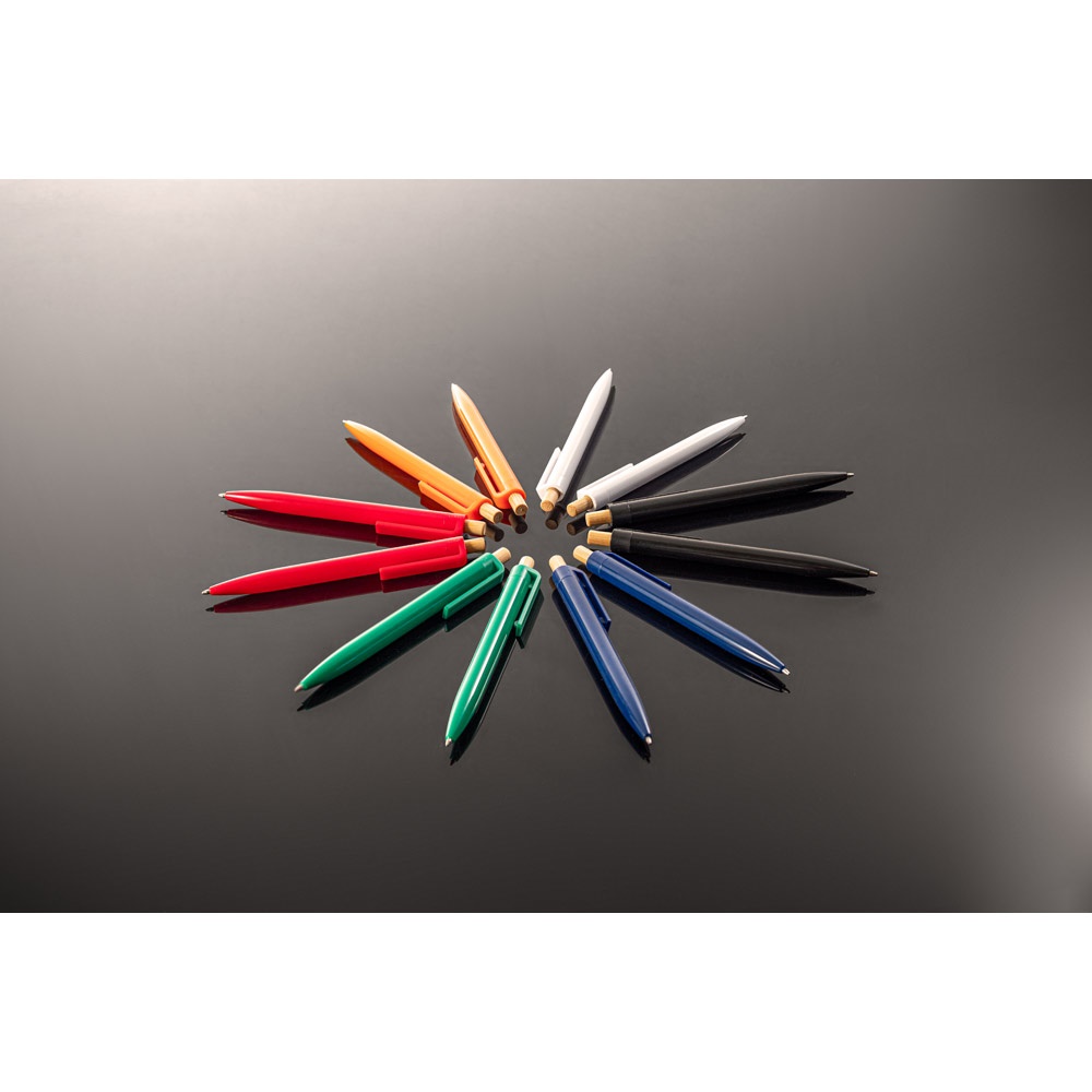 ZARA. Penna a sfera in ABS riciclato (100% rABS) con pulsante in bambù