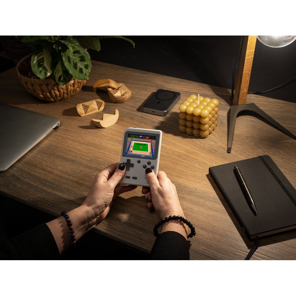 BOWSER. Console portatile con 256 giochi classici