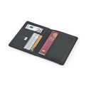 BRAM. Porta passaporto in PU con chiusura elastica e molteplici tasche