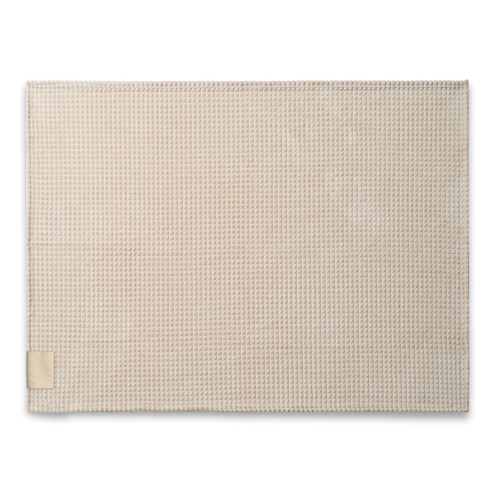 CELINE. Coperta in poliestere riciclato (100% rPET) con dettaglio cucito per la personalizzazione