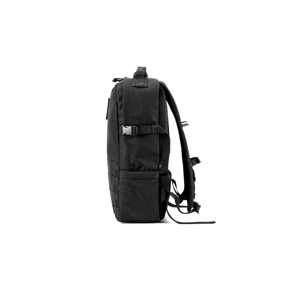 EDINBURGH BPACK. Zaino stile militare in poliestere riciclato 600D, ad alta densità e foderato in poliestere riciclato 210D da 17.3'