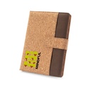 FIELDING. Cartellina A5 in sughero e poliestere riciclato(100% rPET) con blocco note rimovibile