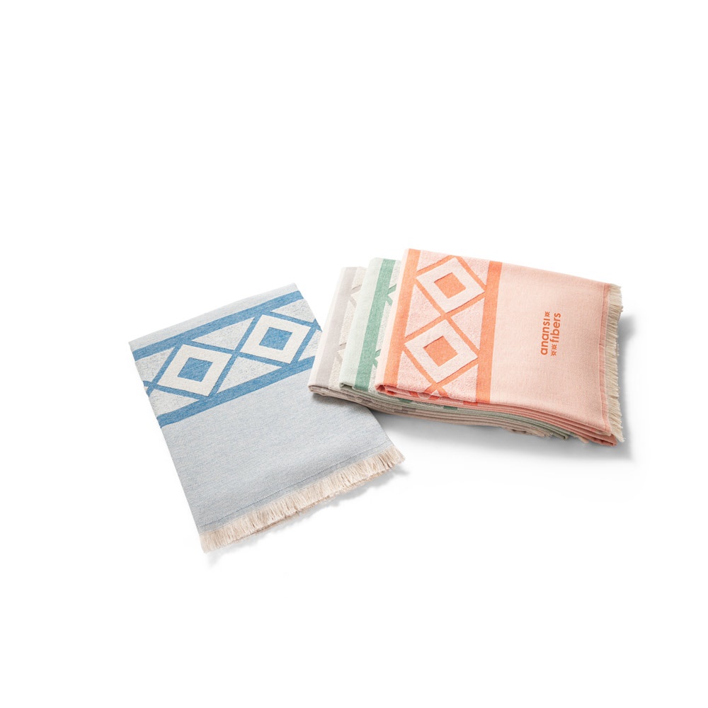 MALEK. Telo multifunzionale e da bagno (350g/m²) realizzato in cotone leggero e resistente (85%) e cotone riciclato (15%)