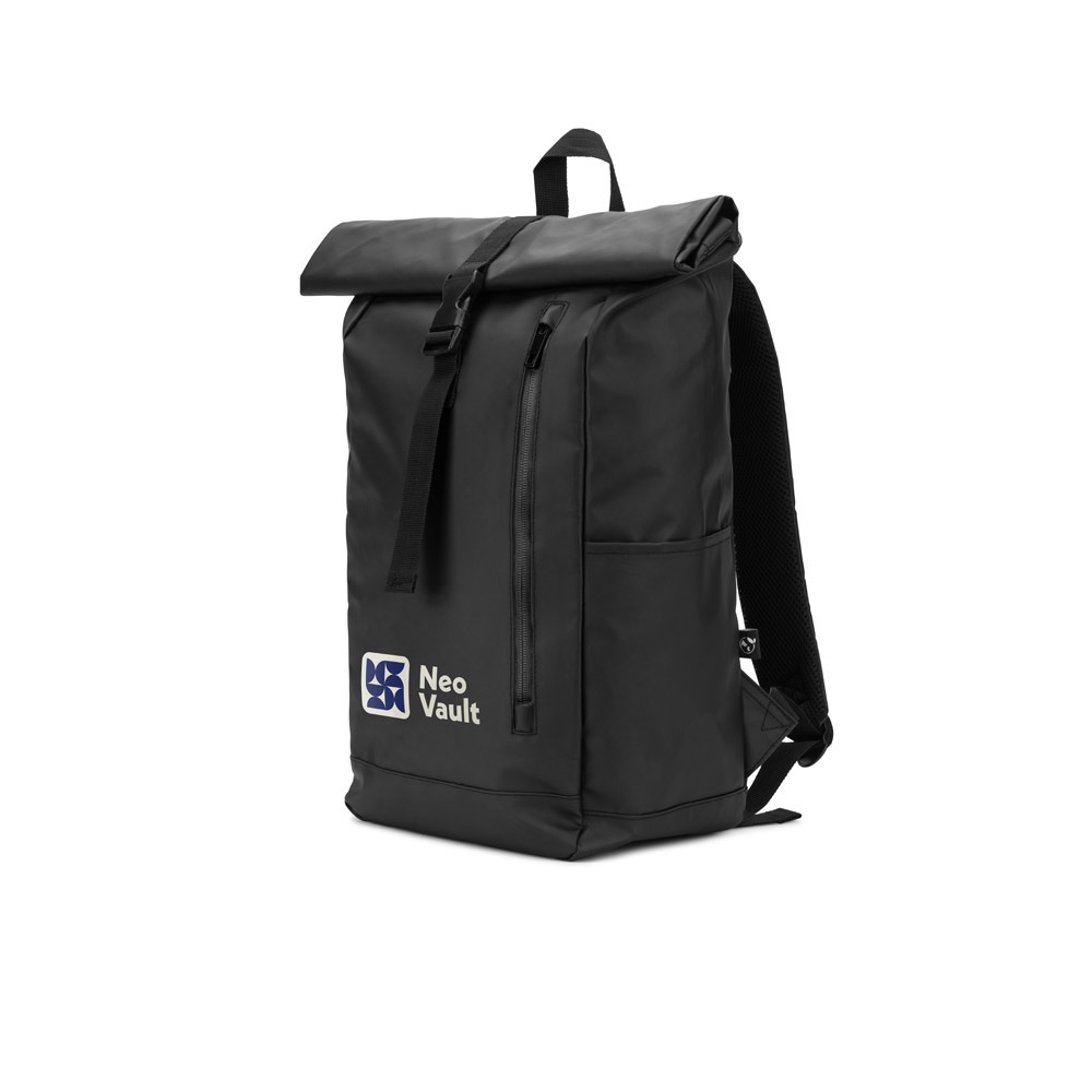 OSASCO BPACK. Zaino con parte superiore arrotolabile e sistema di cerniera che consente di arrotolare la parte superiore per adattarla al volume dello zaino, realizzato in poliestere riciclato 600D