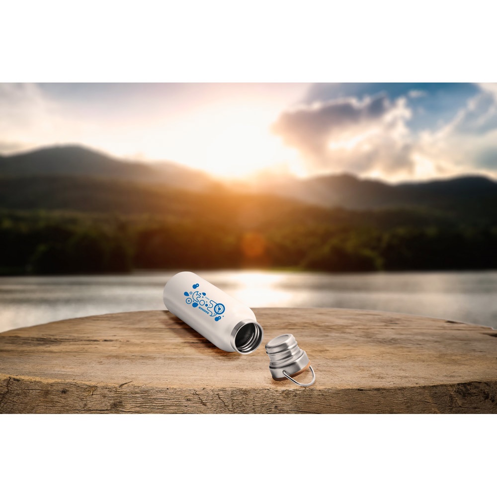 RAGNAR. Borraccia in acciaio inox (riciclata al 36%) a doppia parete termica, isolata sottovuoto 570 mL