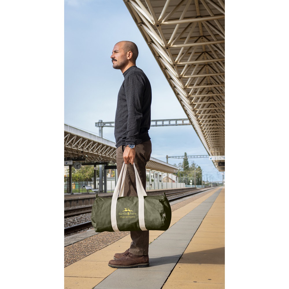SAINT SPORT. Borsa sportiva in cotone riciclato e poliestere riciclato (380 g/m²)
