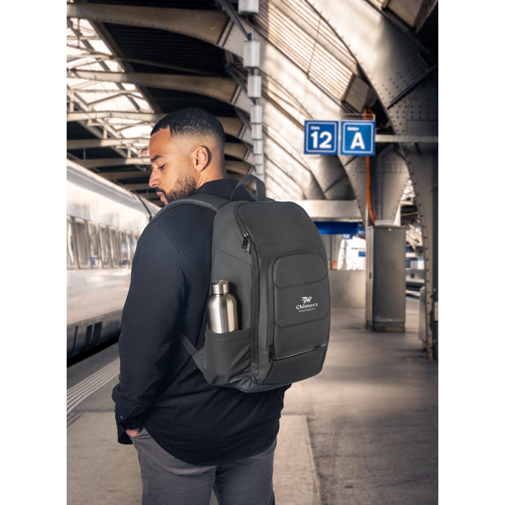 TOULON. Zaino per notebook realizzato in poliestere riciclato 600D ad alta densità 16"