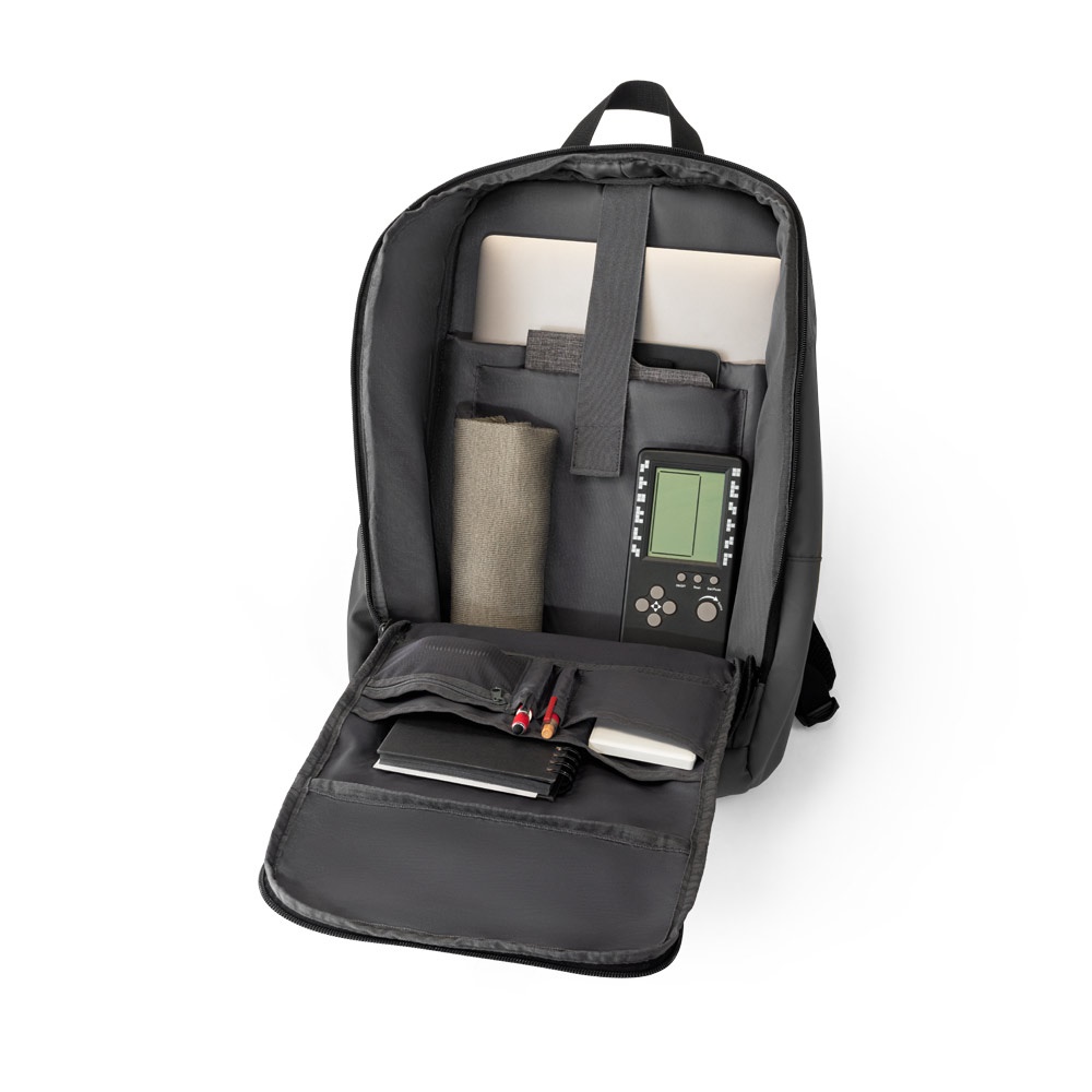 TOULON. Zaino per notebook realizzato in poliestere riciclato 600D ad alta densità 16"