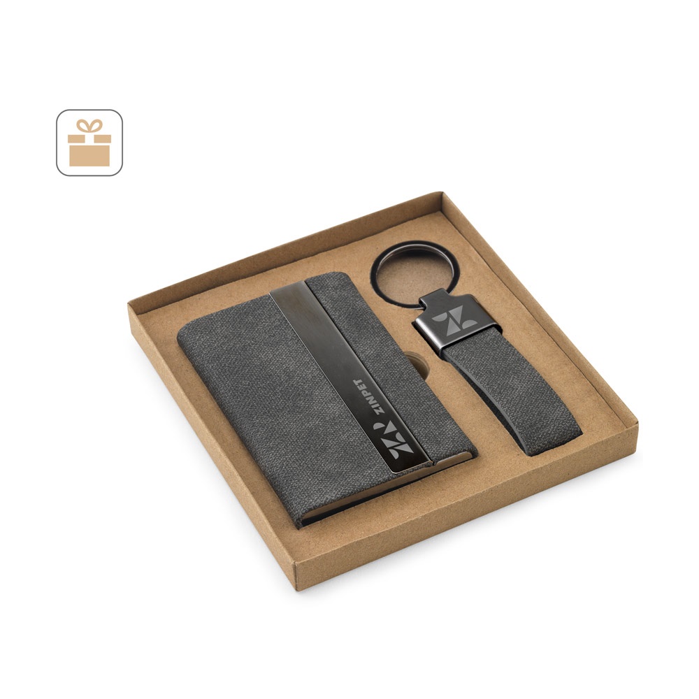 VAUGHN. Set composto da un portacarte e un portachiavi, entrambi in metallo e poliestere riciclato (30% rPET)