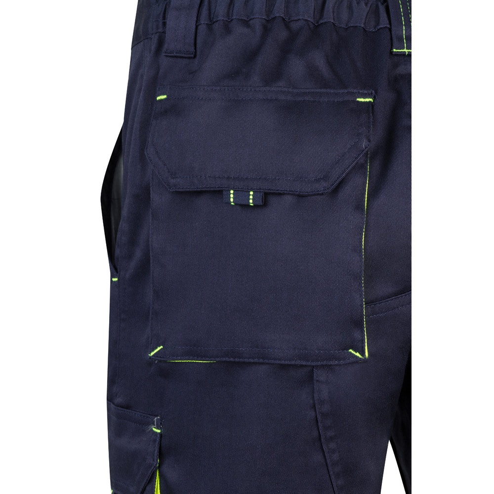 VL HEMERA. Bermuda bicolore elasticizzati con diverse tasche (240g/m²), in cotone (46%), EME (38%) e poliestere (16%)