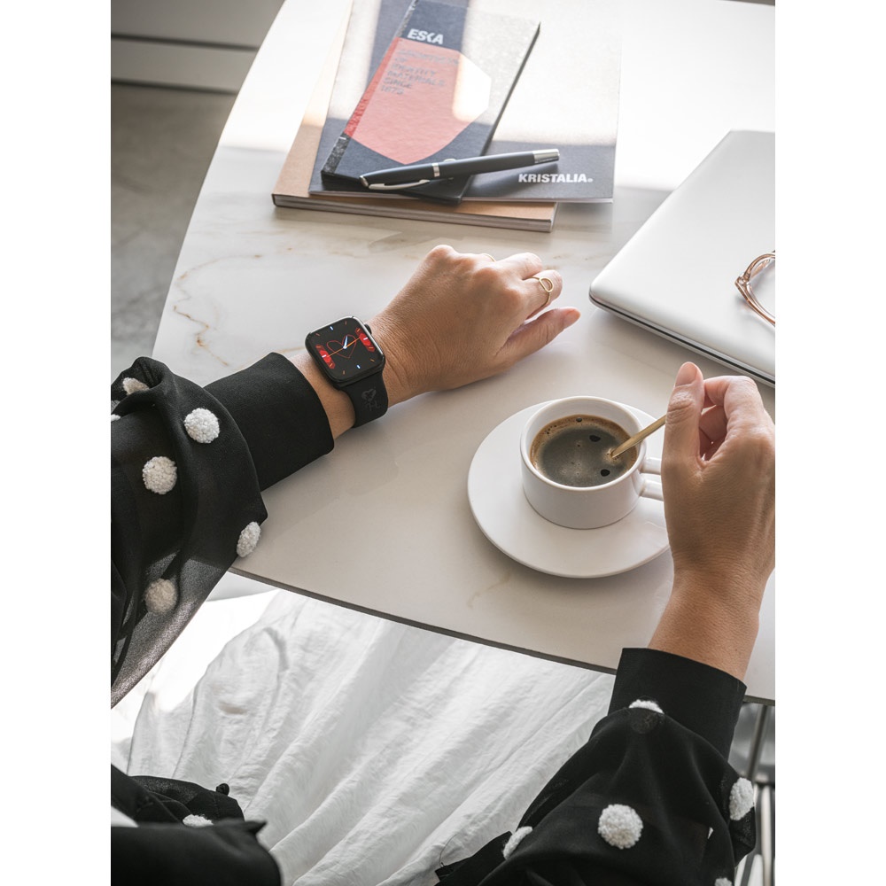 WILES. Smartwatch con schermo da 1.85", IPX4, autonomia di 3 giorni e cinturino in silicone