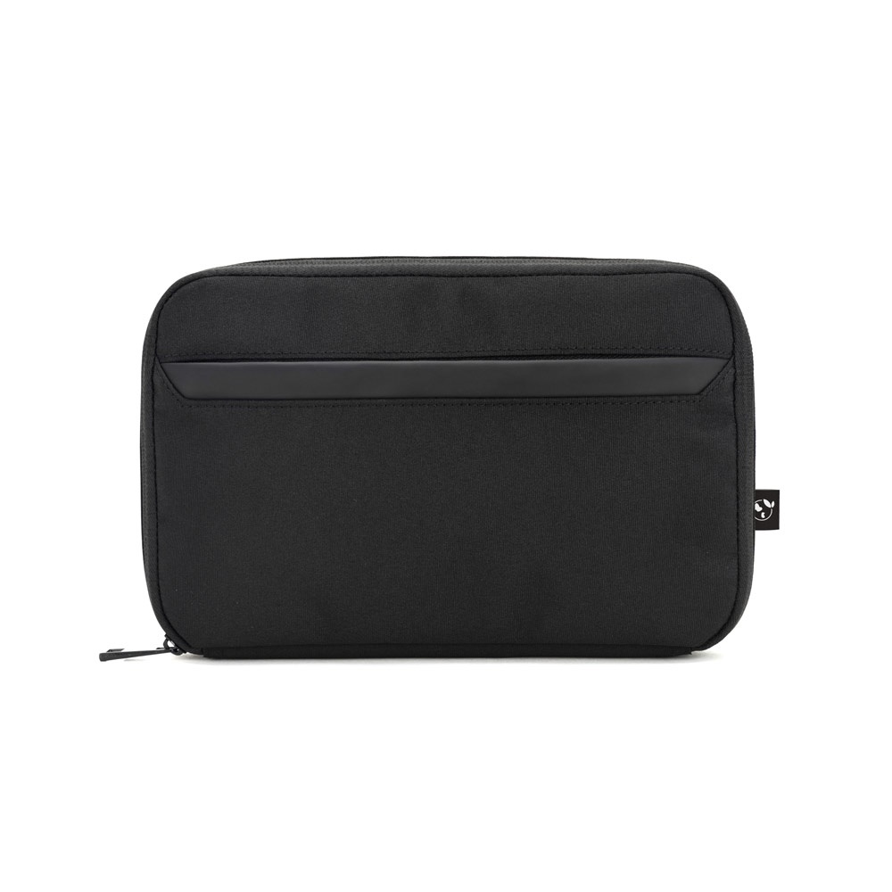 YANGON. Ampia borsa organizer per accessori tecnologici in twill con rivestimento idrorepellente e poliestere riciclato 600D