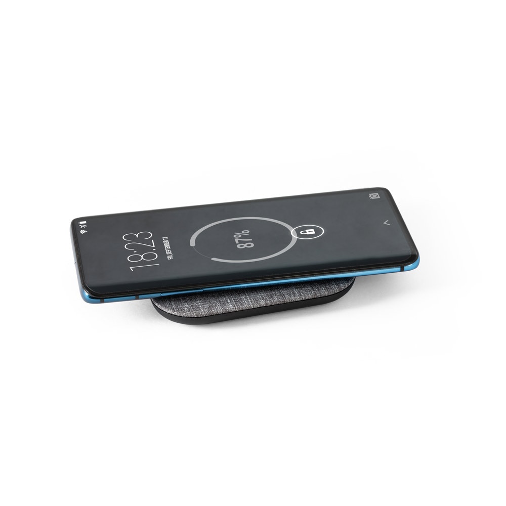 RENEWAL CHARGER. Caricatore wireless veloce da 10W in PET riciclato (100% rPET)