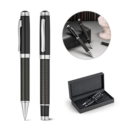 [STR-91835-103] CHESS. Set con penna roller e penna a sfera in metallo e fibra di carbonio con meccanismo a rotazione