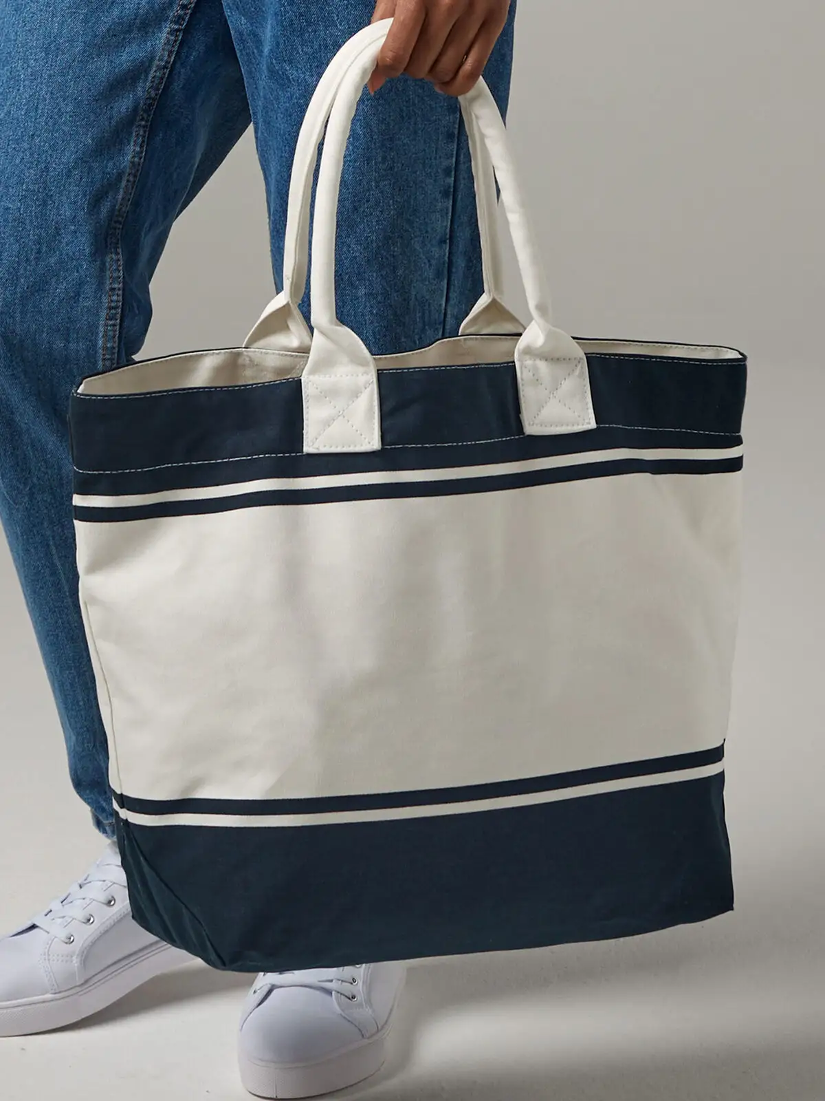 [AW-QD26-NAVOW-UNICA] Canvas Deck Bag