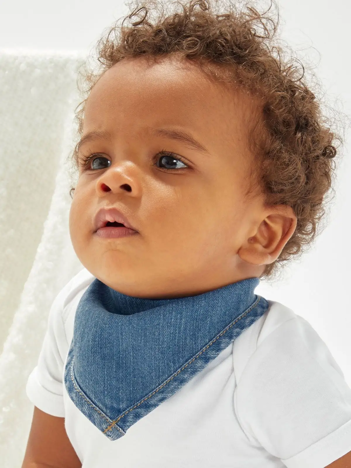 [AW-MABZ55-DMB-UNICA] Baby Rocks Denim Bandana Bib