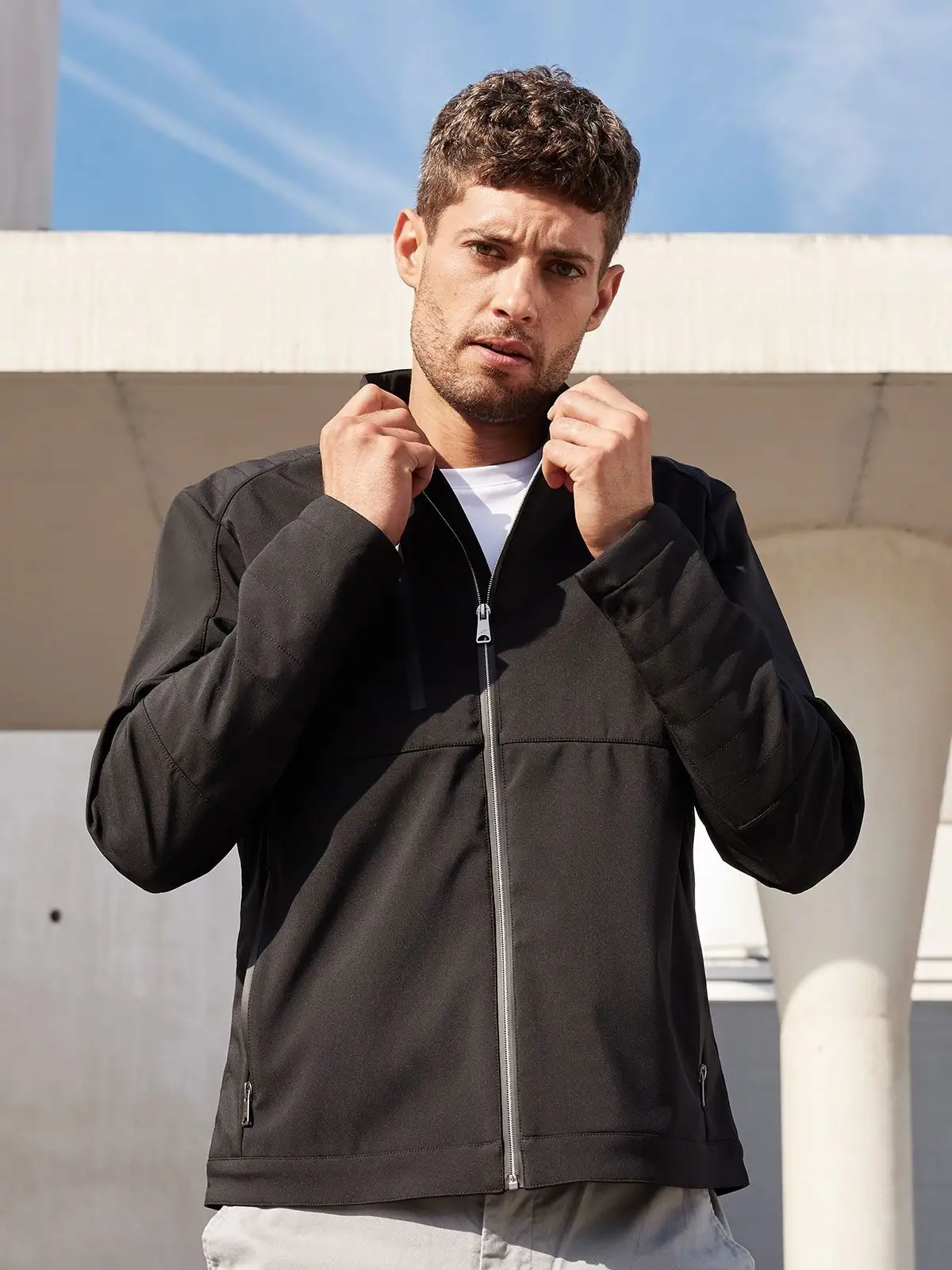 Mens' Softshell Jacket