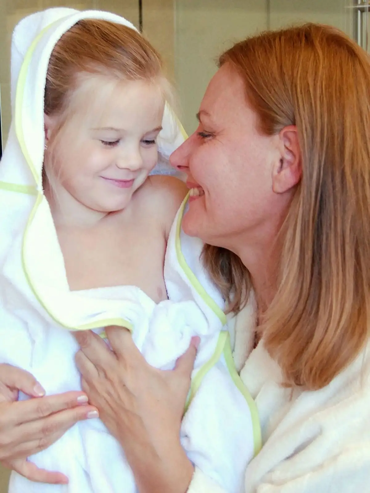 Piped Terry Kids Towel with Hood 100x100